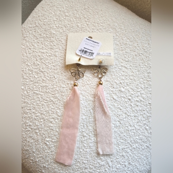 Free People, Lulu Dangles Earrings, Pink Velvet Ribbon, NWT! - Picture 5 of 8